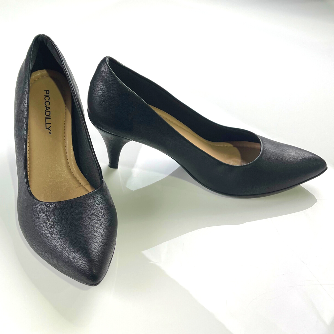Ladies Classic Black Pump with comfortable footbeds by Piccadilly