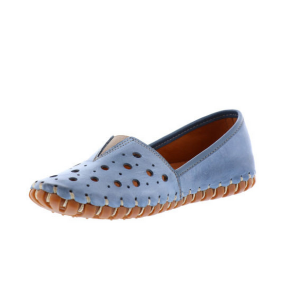 Women's GIULIA Slip-On Shoe in Baby Blue Leather